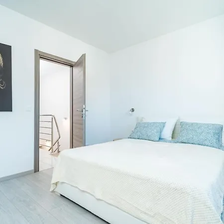 Olive 2 * Mokošica